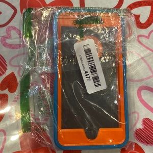 Galaxy Note 20 or Galaxy Note 20 Ultra. Durable w plastic screen protector.